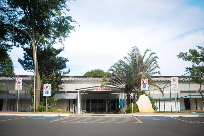 Mulher fica 24 horas amarrada em hospital psiquiátrico no DF e Justiça condena governo a indenizar