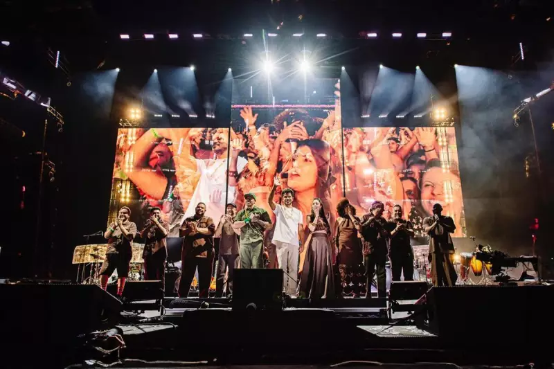 Natiruts se despede dos palcos com show único e emocionante em Campinas