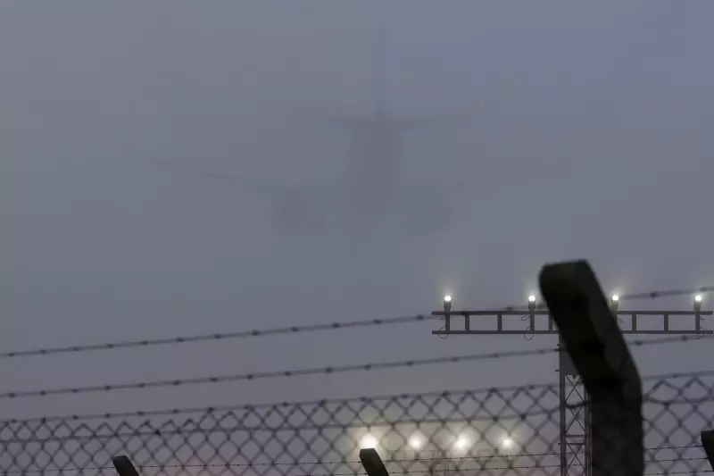 Nevoeiro em Porto Alegre causa caos aéreo: voos cancelados e passageiros em apuros