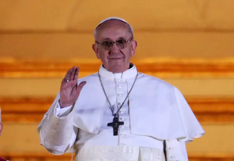 Novo livro do Papa Francisco chega ao Brasil: o que esperar da obra?