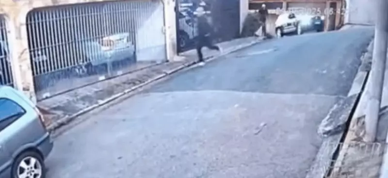 Novo vídeo revela momento em que GCM atira em adolescente com as mãos para cima em Cotia