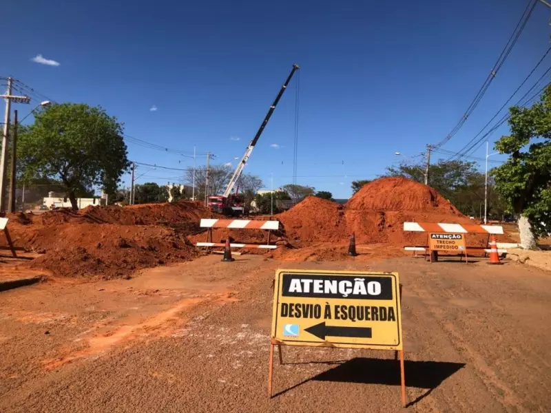 Obras de drenagem mudam trânsito na Avenida da Região Sul de Palmas — veja rotas alternativas