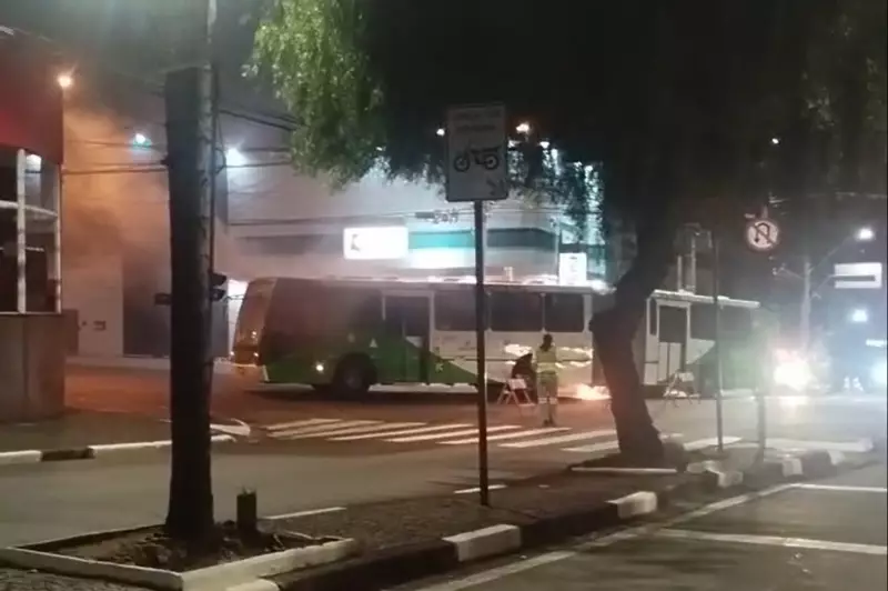 Ônibus com 80 passageiros tem princípio de incêndio em Campinas; saiba o que aconteceu