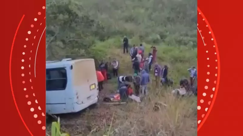 Ônibus com trabalhadores da colheita de café capota no ES: 43 feridos