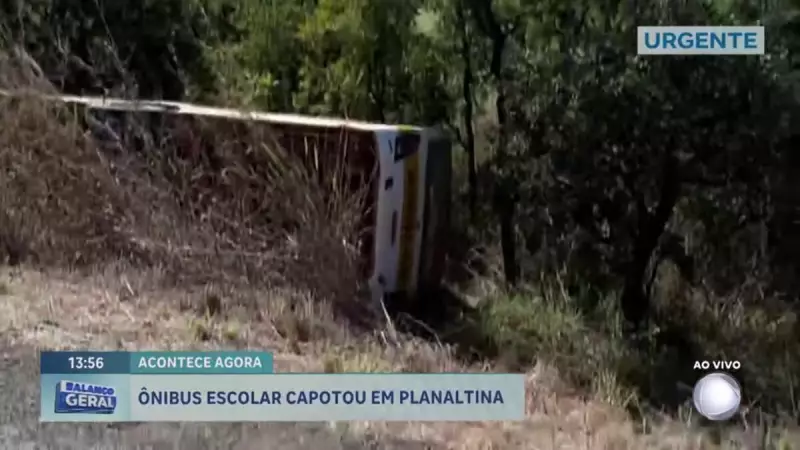Ônibus escolar capota em Planaltina-DF: crianças são resgatadas pelos bombeiros