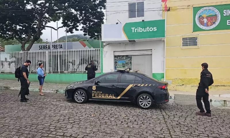 Operação da PF desmantela esquema de fraudes em alvarás de táxi no interior da Bahia