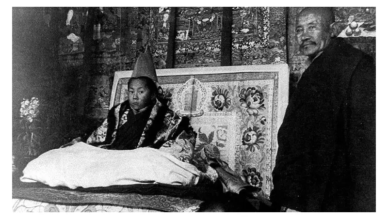 Orelha Grande, Sinais de Fumaça e Profecias: Os Rituais para Encontrar a Reencarnação do Dalai Lama