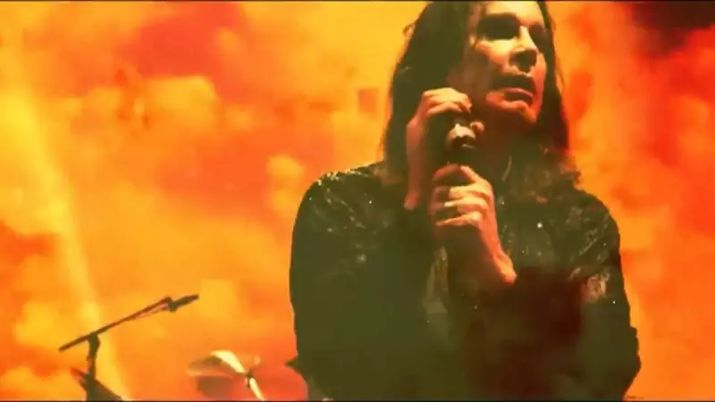 Ozzy Osbourne se despede dos palcos enquanto Oasis anuncia retorno após 16 anos