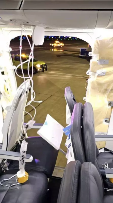 Passageiros atrasados escapam de acidente aéreo: poltronas danificadas em explosão a bordo