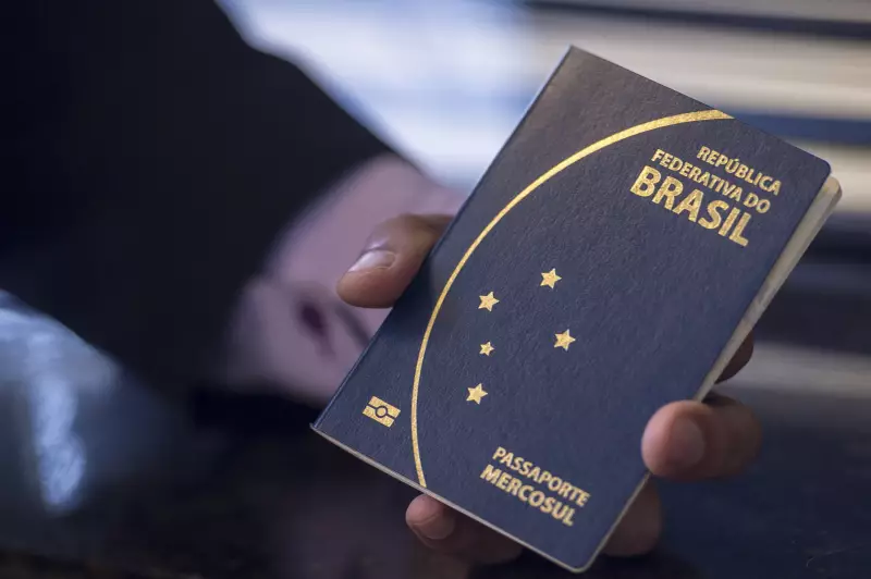 Passaporte brasileiro ganha força e sobe no ranking mundial de 2025 — veja o Top 20