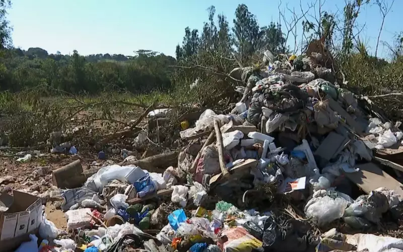 Passos (MG): Moradores denunciam acúmulo de lixo em caçambas da zona rural e MP cobra providências