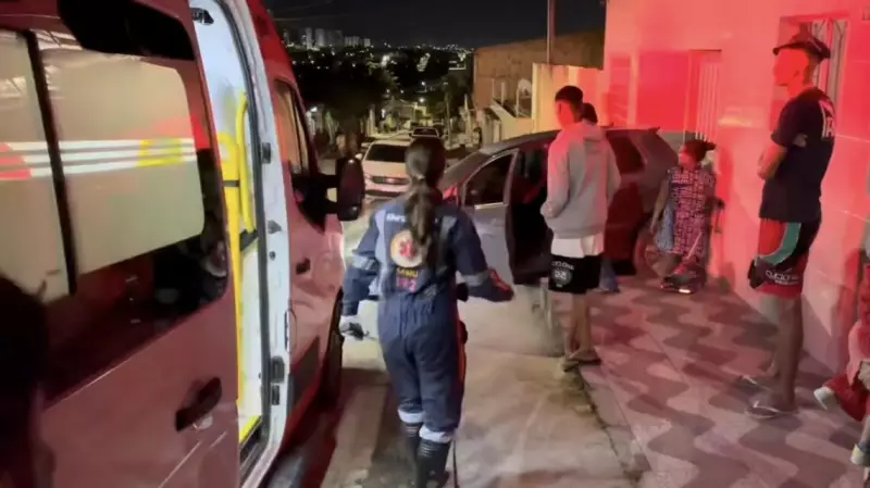 Pedreiro é assassinado a tiros dentro do carro em Caruaru: crime choca comunidade