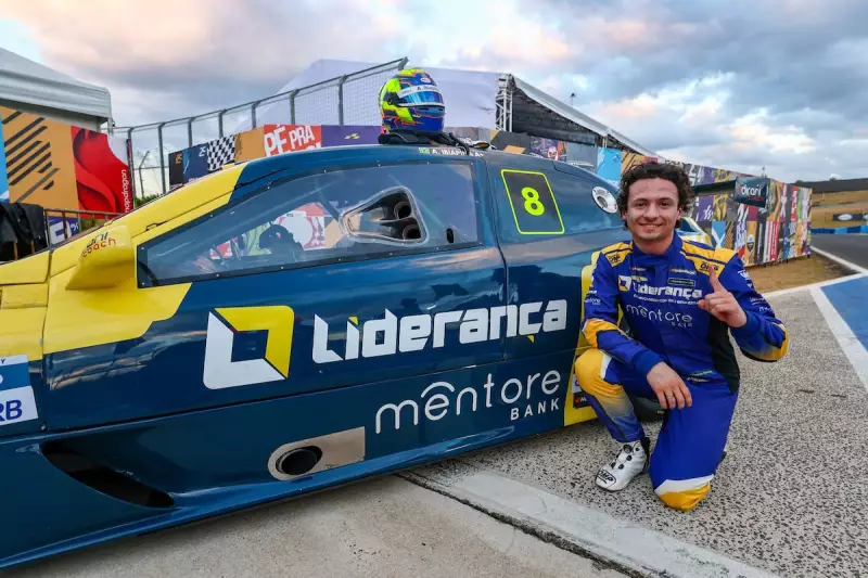 Piloto de Florianópolis domina pista e fatura vitória espetacular na Stock Light