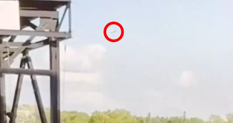 Piloto vira herói ao evitar tragédia no ar: veja o momento em que desvia de bombardeiro dos EUA