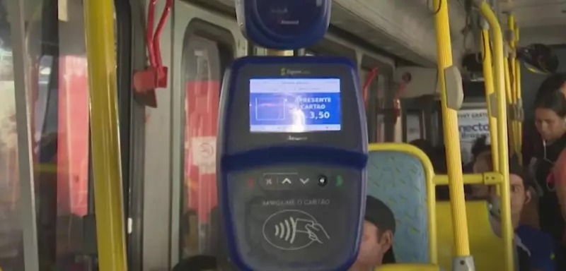 PIX para ônibus em Rio Branco: mais de uma semana após anúncio, sistema ainda não funciona
