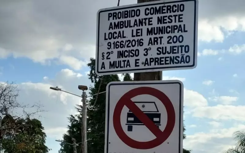 Poços de Caldas instala placas em mirantes para coibir comércio ambulante irregular