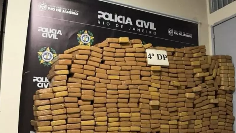 Polícia Civil apreende uma tonelada de maconha em caminhão-tanque no Rio de Janeiro
