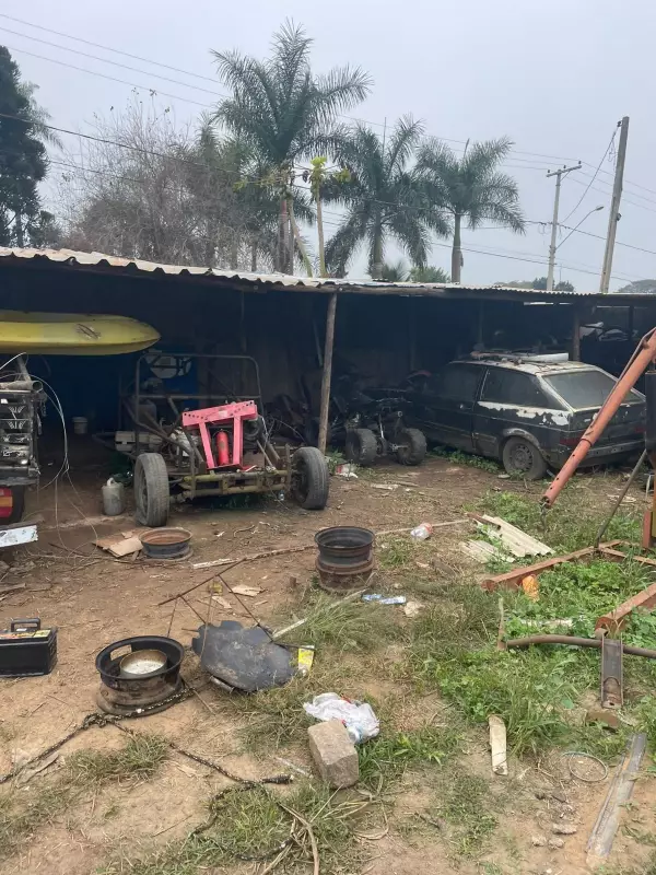 Polícia Civil desmantela desmanche clandestino de veículos em Capivari; duas pessoas presas