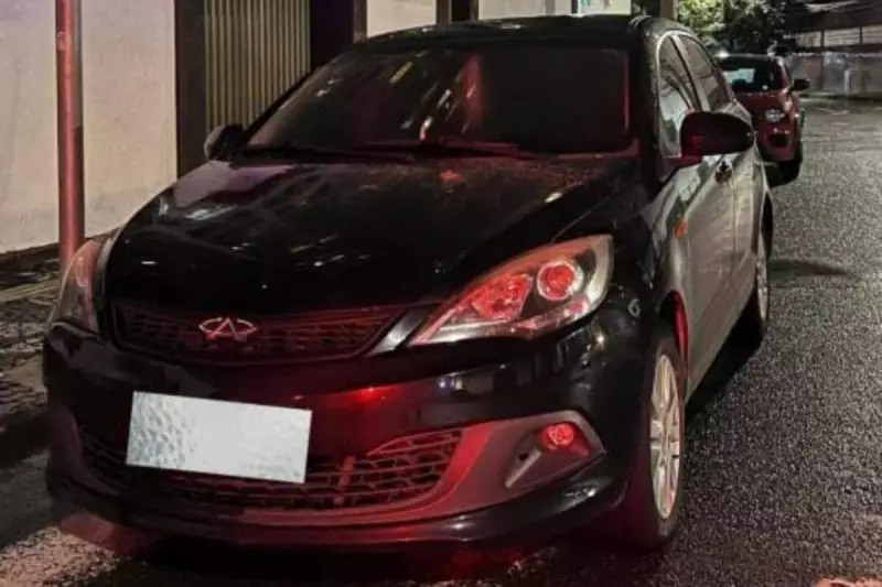Polícia recupera carro roubado em Salvador; suspeitos fogem em ação rápida
