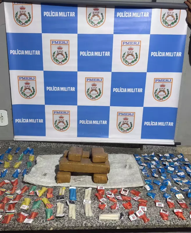 Policiais apreendem mais de 5 kg de drogas em operação em Volta Redonda