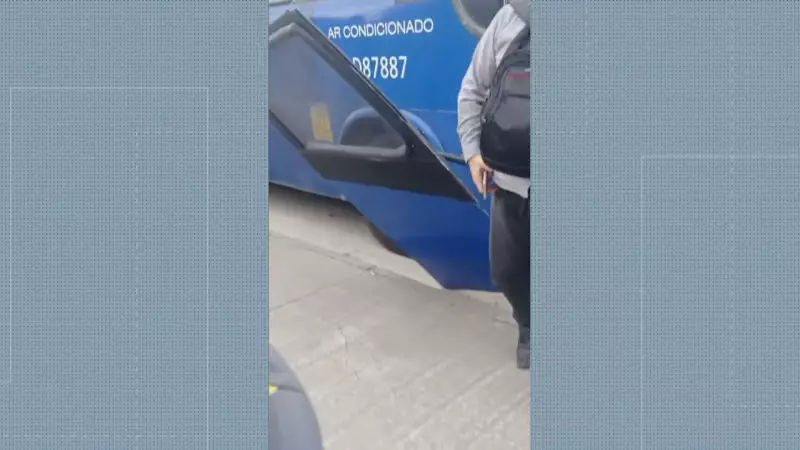 Porta de ônibus cai na Avenida Brasil e causa transtornos no trânsito do Rio