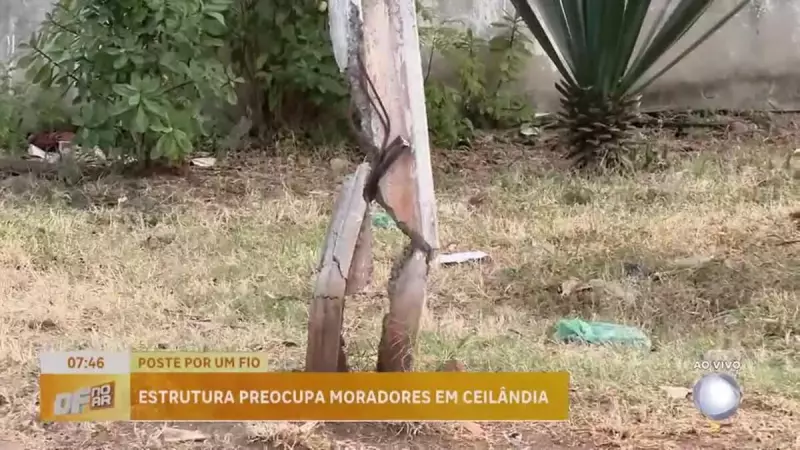 Poste com estrutura comprometida gera temor em Ceilândia: 'Parece uma bomba-relógio'
