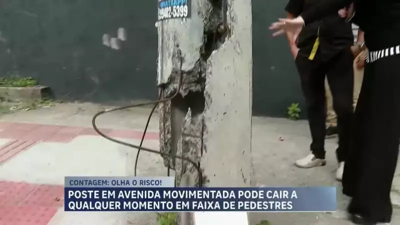 Poste danificado há 3 anos ameaça segurança de moradores em Contagem (MG)