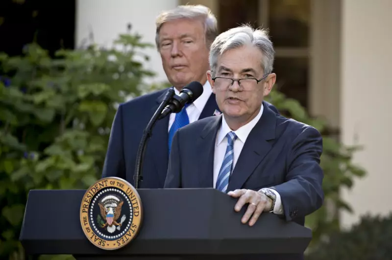 Powell rebate críticas de Trump e é ovacionado por autoridades em evento econômico
