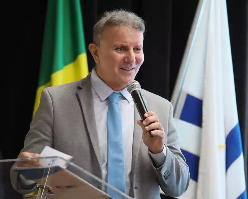 Prefeito de Palmas sofre infarto, é preso e passa por cirurgia de emergência