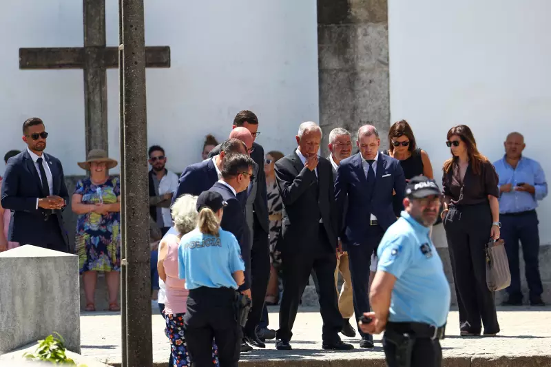 Presidente de Portugal presta homenagem a Diogo Jota e irmão em velório emocionante