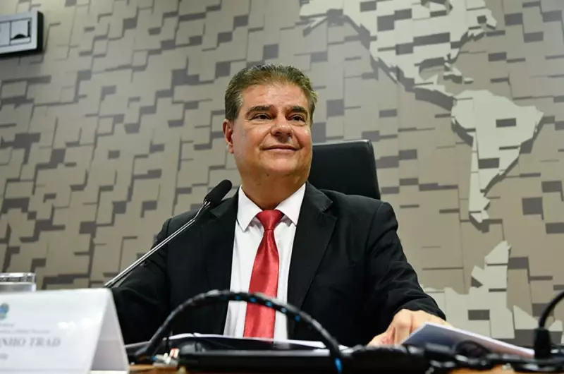 Presidente do Senado usa metáfora inspiradora: 'Portas fechadas? Janelas se abrem!'