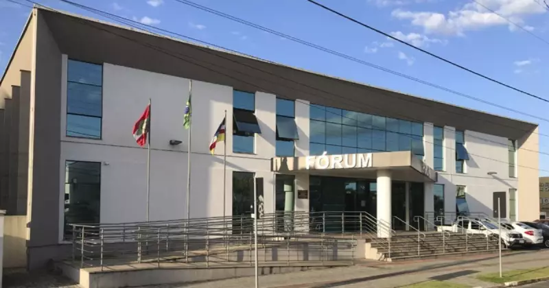 Primeira condenação por feminicídio autônomo em Araranguá: homem recebe 28 anos por queimar esposa