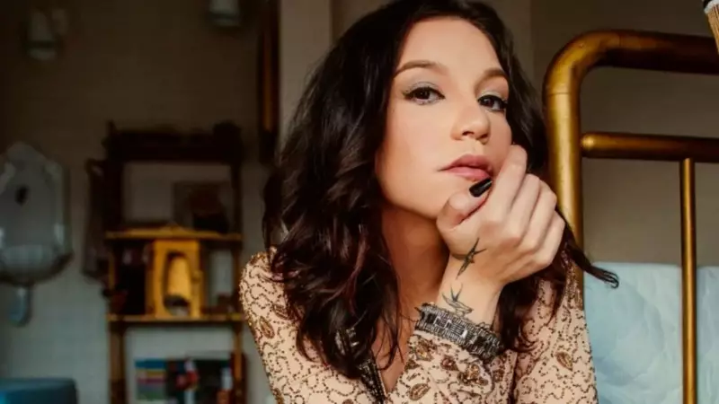 Priscilla Alcantara celebra 20 anos de carreira e revela: 'Não volto ao gospel'