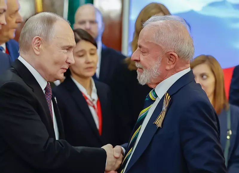 Putin fala ao BRICS ao vivo de Moscou, mas Brasil não transmite discurso do líder russo