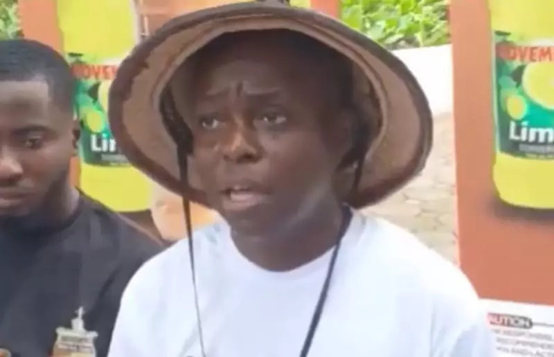 Quem é o líder da Associação de Bêbados que está mobilizando Gana contra o aumento do preço da bebida?
