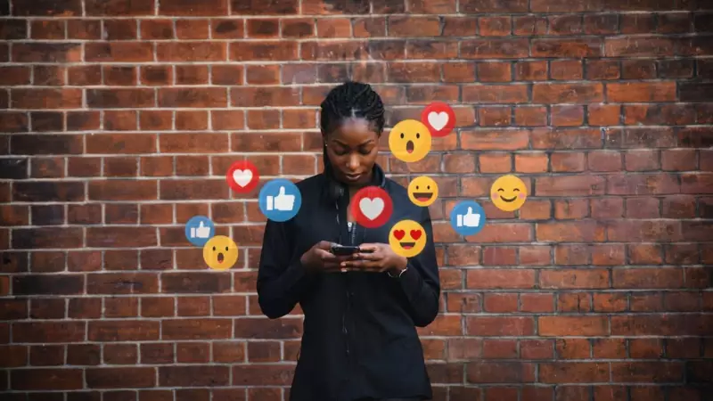 Redes sociais em declínio: Por que tantos estão abandonando os posts públicos?
