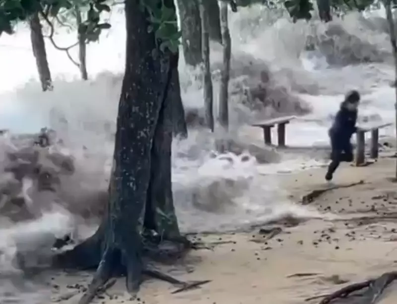 Ressaca avança em Ilhabela e quase arrasta grupo de banhistas — Veja o vídeo!
