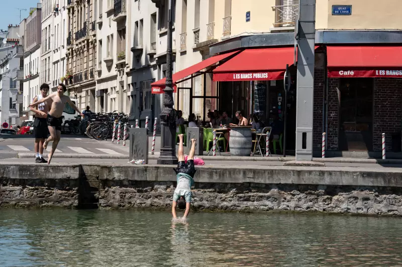 Rio Sena em Paris reabre para banho após 100 anos: um marco histórico e sustentável