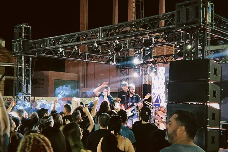 Rock invade Presidente Prudente: feira celebra Dia Mundial do Rock com covers de Metallica e System of a Down