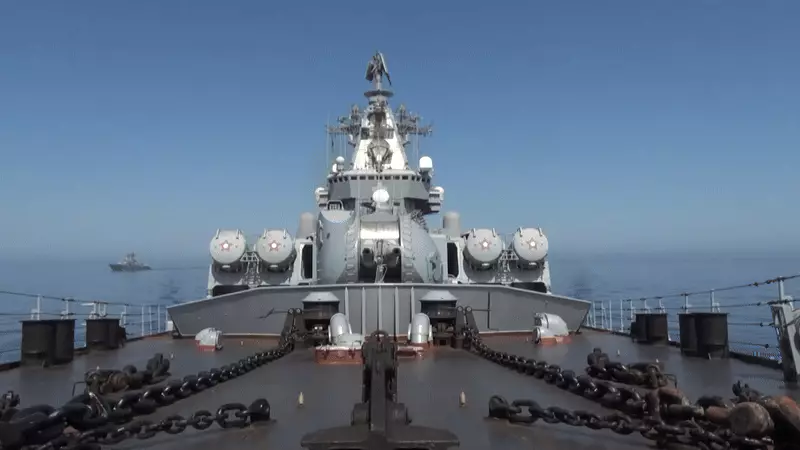 Rússia exibe força militar no Pacífico em meio a tensões com Ucrânia — veja o vídeo