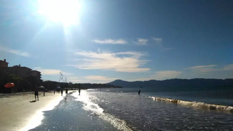 Santa Catarina: semana começa com sol e termina com frente fria - Confira a previsão!