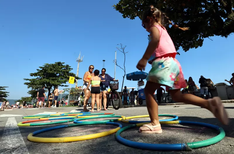 Santos fecha trecho da Avenida da Praia aos domingos para lazer com o projeto 'Vem Pra Orla'