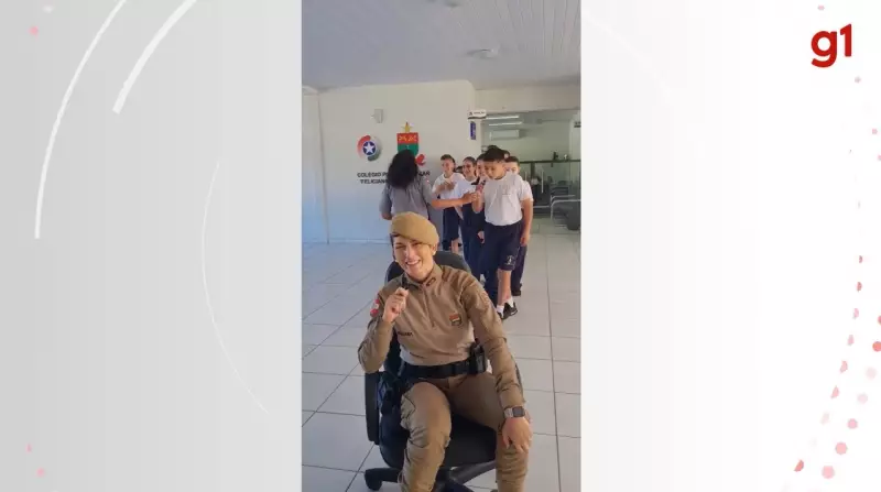 Sargento de colégio militar em SC viraliza ao tentar adivinhar nomes de alunos pela voz
