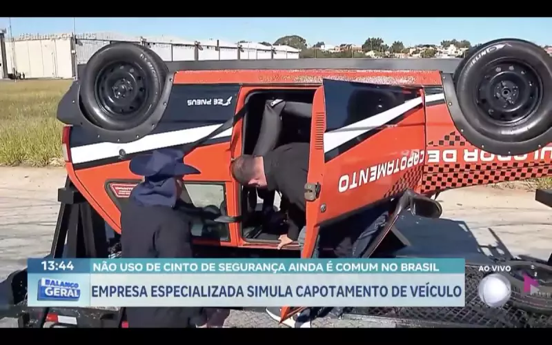 Simulação de Capotamento: Empresa Especializada Mostra os Riscos no Trânsito