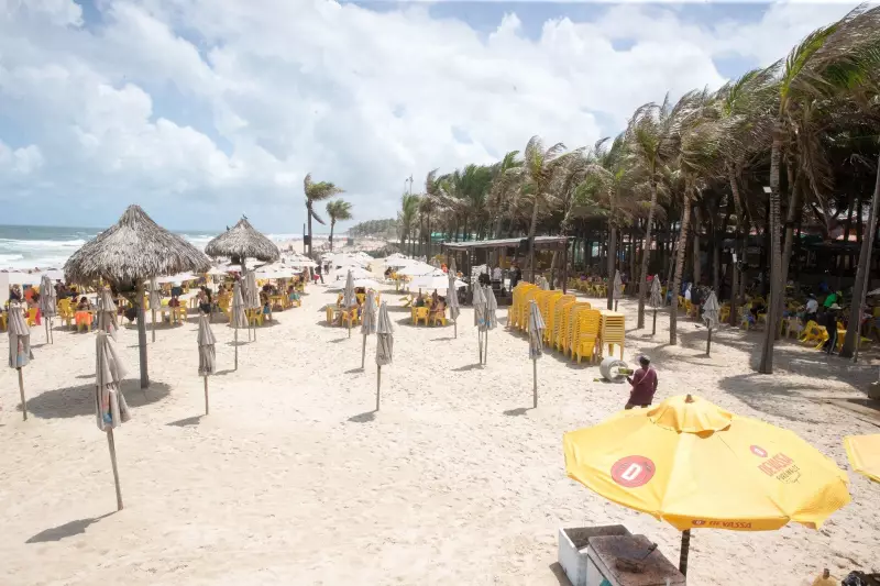 Sine Municipal oferece 200 vagas de emprego em mutirão na Praia do Futuro, Fortaleza