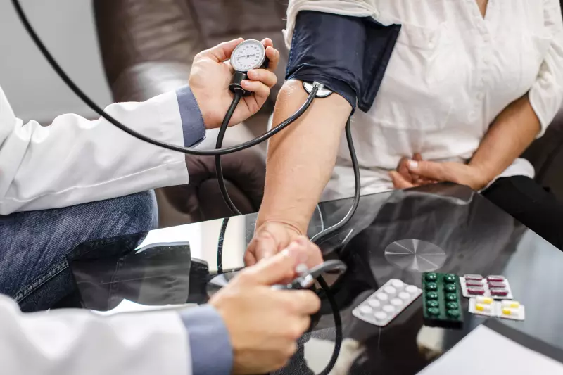 Sistema de Saúde em Colapso: Como a Falta de Atenção Primária Aumenta o Sofrimento e o Desperdício
