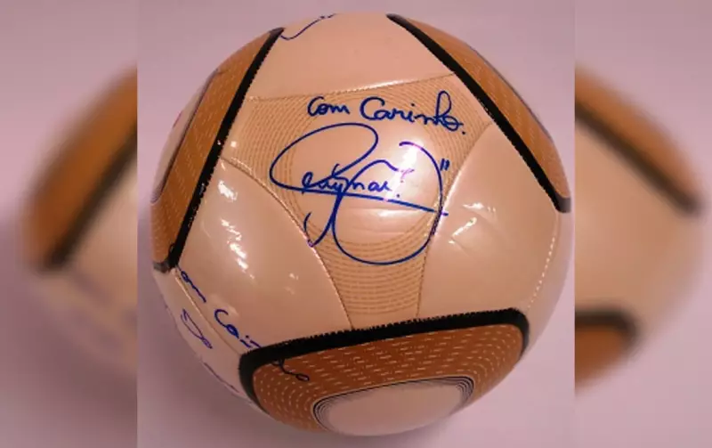 STF condena homem por furto de bola autografada por Neymar em caso emblemático