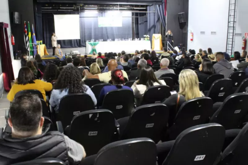 Sumaré sedia conferência histórica com mais de 100 participantes para traçar futuro da saúde até 2029