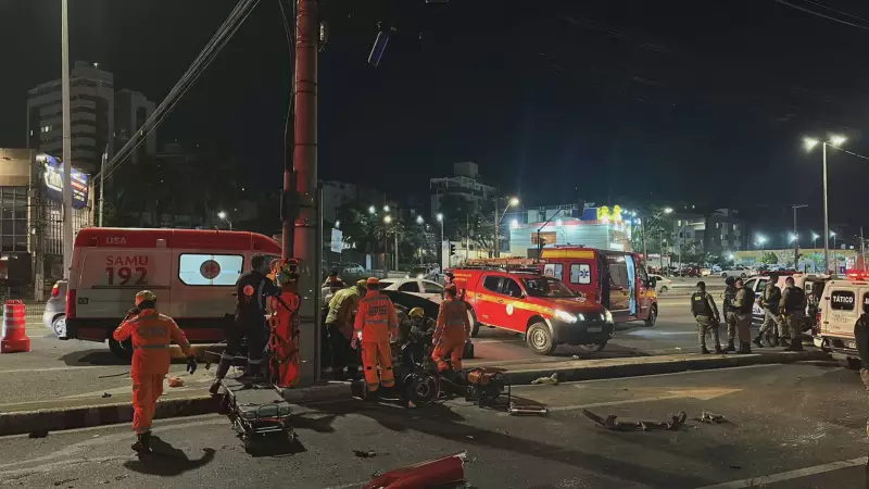 Suspeitos de tráfico tentam fugir de bloqueio policial, sofrem acidente em BH e ficam feridos