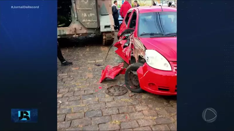 Tanque do Exército esmaga carro no Paraná: veja o vídeo chocante